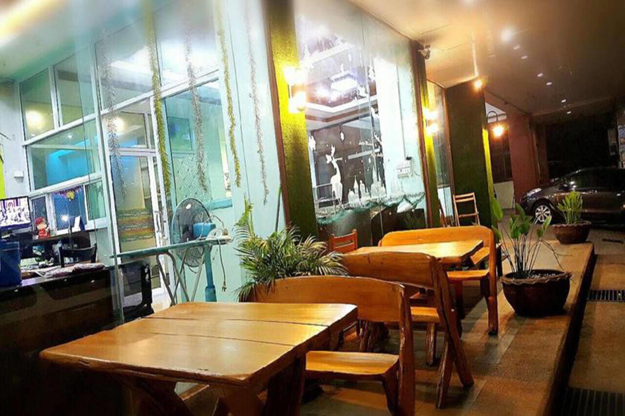 The 1 Place Hat Yai Exteriör bild